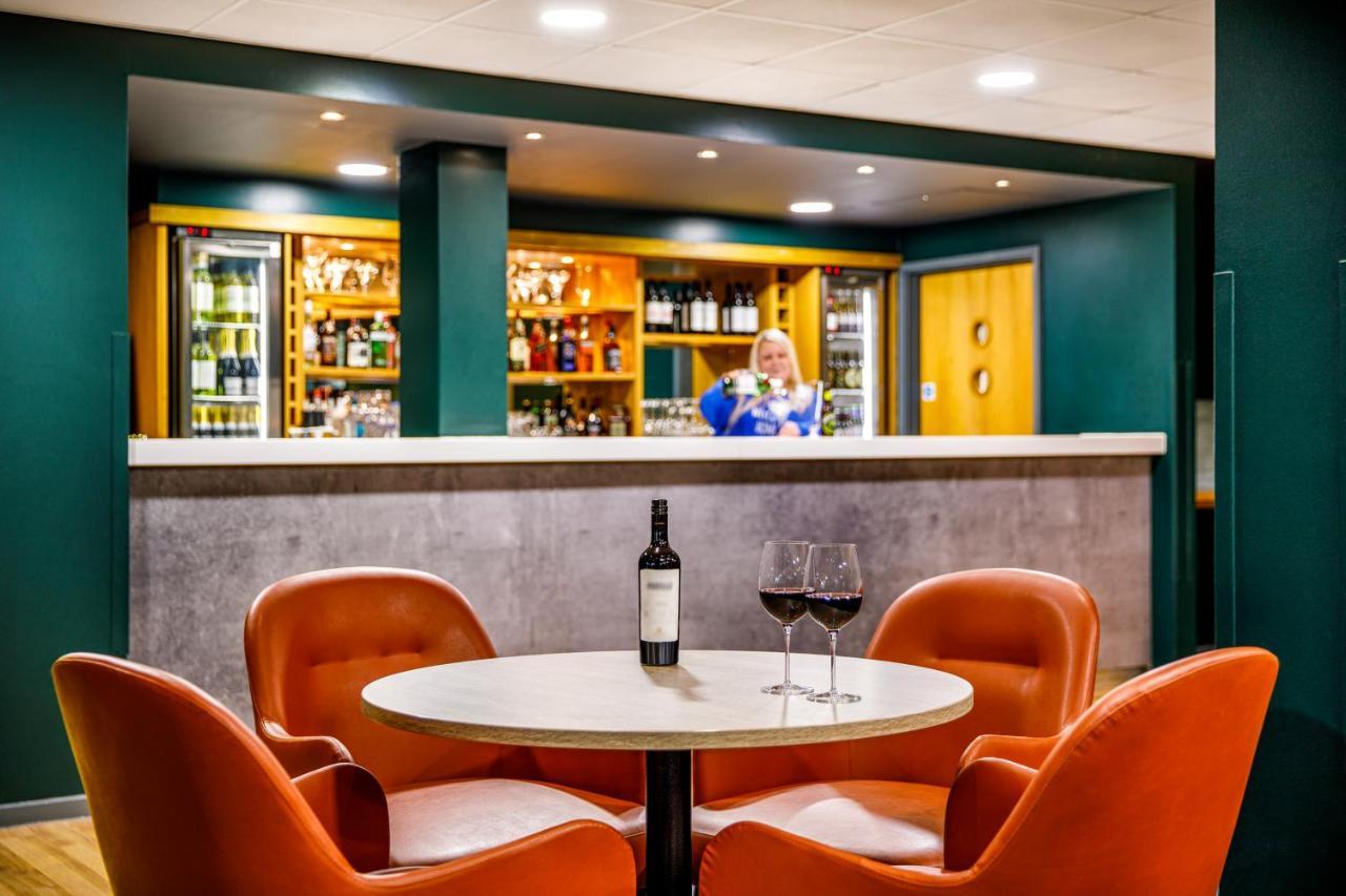 Hotel Ibis London Heathrow Terminal 5 Hillingdon Exterior foto